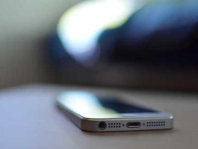 Remembering Catherine O’Hara, Who Played an Artist and A.i.A. Cover Girl in Beetlejuice