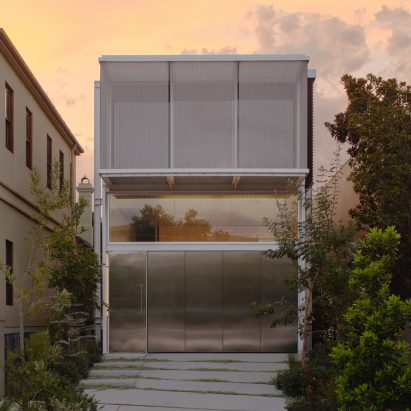 Nick Kent Design designs Bondi House as steel-framed 