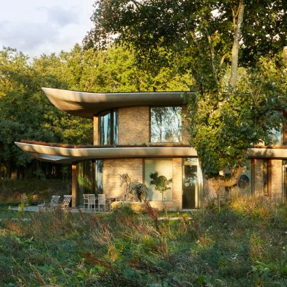 Michaelis Boyd plants leaf-shaped home in Cotswolds countryside